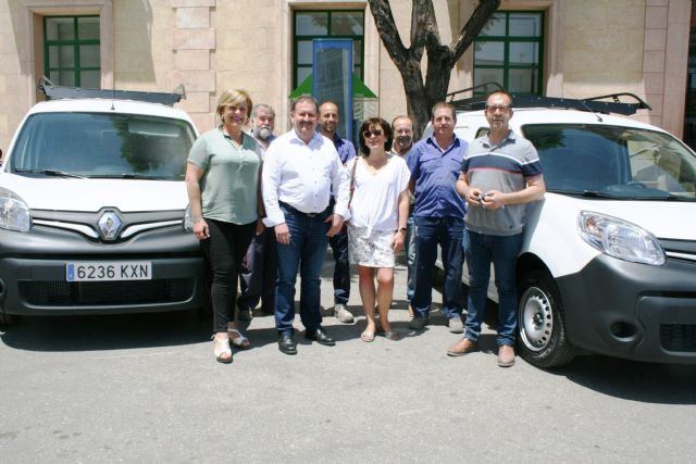 Se adquieren tres nuevos vehículos-furgonetas para el Servicio Municipal de Aguas con el fin de mejorar y ampliar la flota