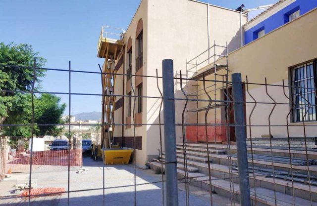 Las obras de rehabilitación del teatro de “La Cárcel” se centran estas semanas en el arreglo y acondicionamiento de la cubierta de esta infraestructura
