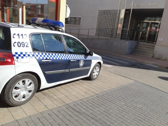 La Policía Local detiene a una persona por conducir un vehículo a motor sin haber obtenido nunca el permiso o licencia de conducción