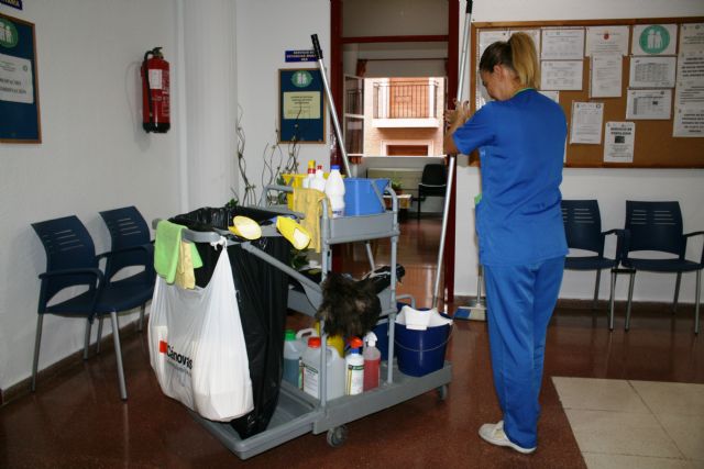Se adjudica a la mercantil 'Agrupación Díez de Mula, SL' el nuevo servicio de limpieza de interiores en centros e instalaciones municipales de Totana