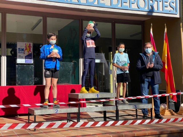 Un total de 700 participantes se dan cita en la Carrera Popular 'Día de la Constitución'