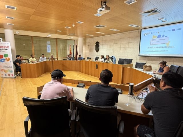 Bienestar Social hace partícipes en el Proceso Comunitario de Totana a las entidades culturales y religiosas de vecinos de diversos orígenes residentes en esta localidad