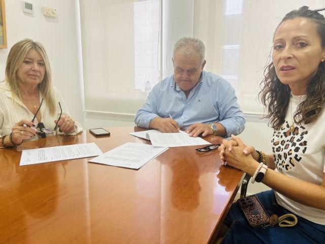 Suscriben un convenio de colaboración con la AAVV de La Costera para realizar acciones de dinamización y promoción social de esta pedanía