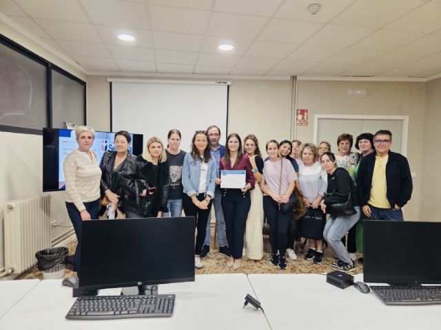 Personal de la residencia “La Purísima” y los Centros de Día de Personas Mayores mejora su formación en el cuidado a personas dependientes