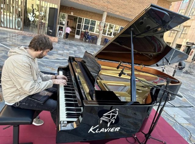 Un total de 11 asociaciones culturales de Totana reciben subvenciones por importe total de 45.000 euros para dinamizar la vida cultural del municipio