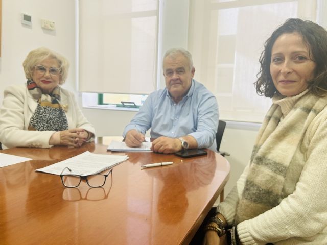 Conceden una subvención de 2.000 euros de la Asociación de Amas de Casa 'Las Tres Avemarías'