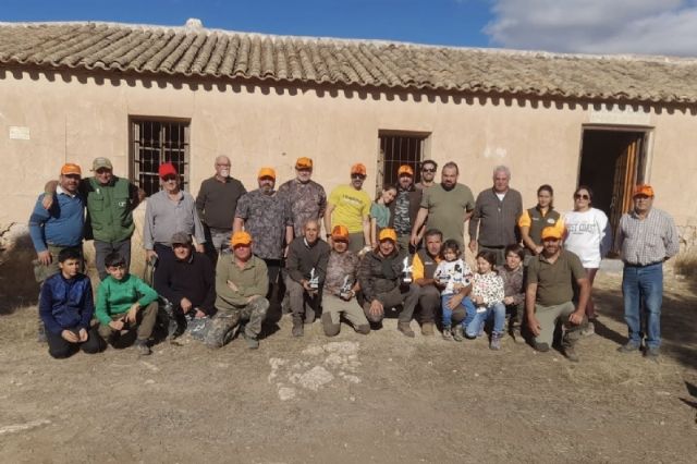 El Ayuntamiento colabora con la Sociedad de Cazadores Santa Eulalia en el refuerzo del control de la población de jabalíes con tres batidas en montes públicos