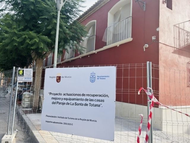 El Ayuntamiento recepciona las obras de recuperación, mejora y equipamiento de las Casas de La Santa lote número 1, que se corresponden con las del Corredor de Santiago