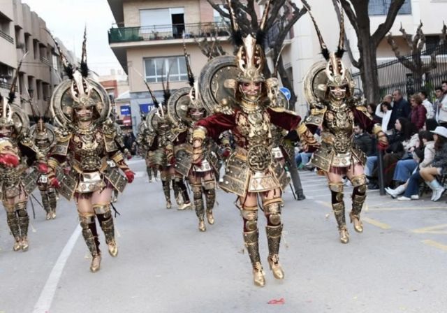 Un total de 15 peñas de Totana participan este sábado en el gran desfile del Carnaval de grupos locales