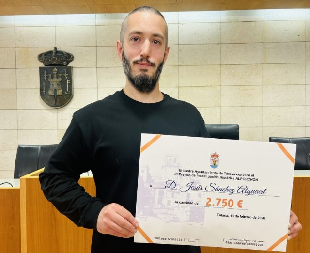 Jesús Sánchez Alguacil recibe el IX Premio de Investigación Histórica “Alporchón”, dotado con 2.750 euros, con el trabajo “El núcleo romano de Totana. Una visión de conjunto”