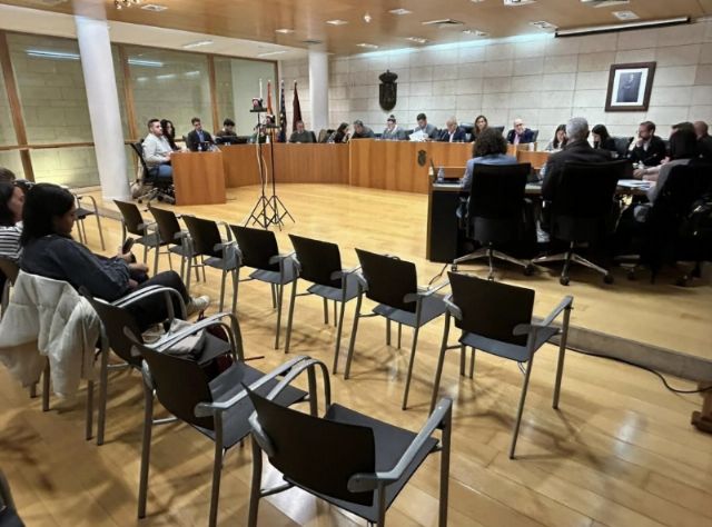 El Pleno municipal debate la moción conjunta para el reconocimiento institucional a Julián Larroya y puesta en valor del Camino Eulaliense