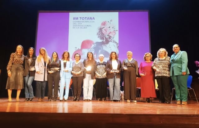 Totana rinde homenaje a la Mujer Totanera en el principal acto institucional celebrado con motivo del 8-M, Día Internacional de la Mujer