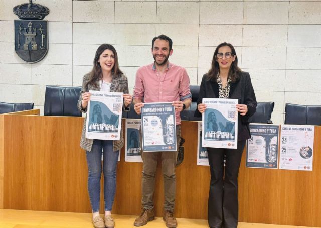 La Agrupación Musical oferta un Curso de Piano y Formación Musical impartido por la pianista totanera María Ángeles Ayala