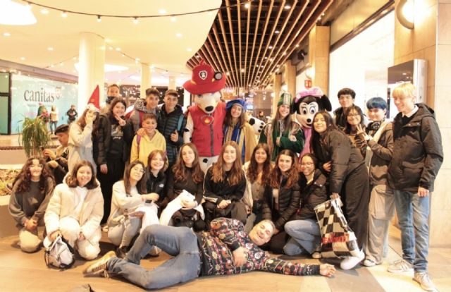 Se renueva el proyecto de acompañamiento policial “Aula Konect@” para el año 2026, que promueve actividades el ámbito de tiempo libre de adolescentes