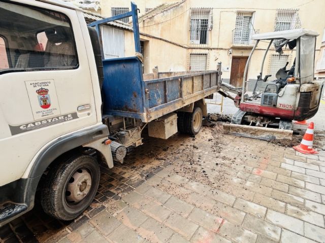 Se destinarán 200.000 euros para las obras de parcheo de las roturas del Servicio Municipal de Aguas durante los próximos años