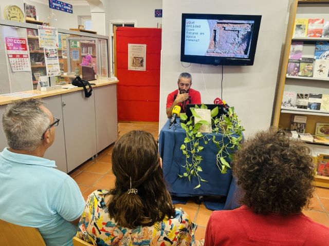 Se celebra la charla-coloquio con el ganador del IX Premio de Investigación Histórica “Alporchón, Jesús Sánchez Alguacil, en la Biblioteca Municipal