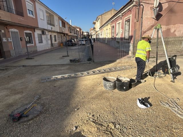 Finalizan las obras de reparación de la red de saneamiento en el cruce de las calles Valle del Guadalentín y Quevedo a falta del asfaltado