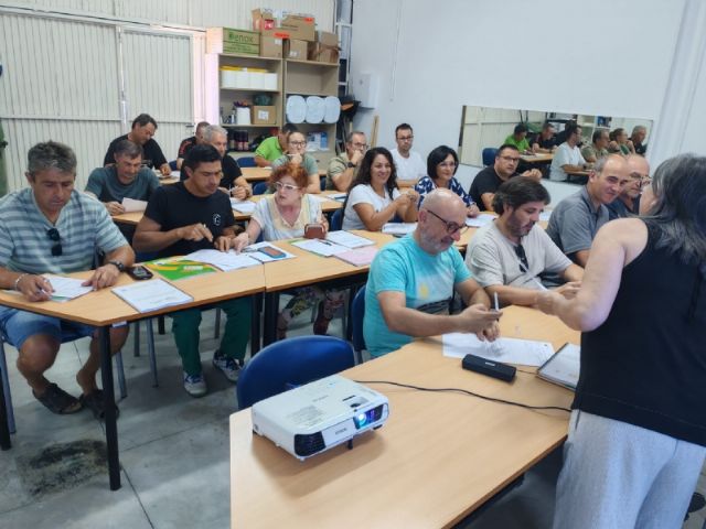 Un nuevo curso de Capacitación de Fitosanitarios Básico da la bienvenida a una veintena de personas en el Centro de Desarrollo Local