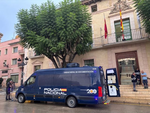 El servicio móvil para renovar el DNI y pasaporte vuelve a la plaza de la Constitución de Totana