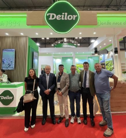 El alcalde y las concejalas de Agricultura y Medio Ambiente acompañan a las empresas hortofrutícolas de Totana que asisten a la Fruit Attraction 2026