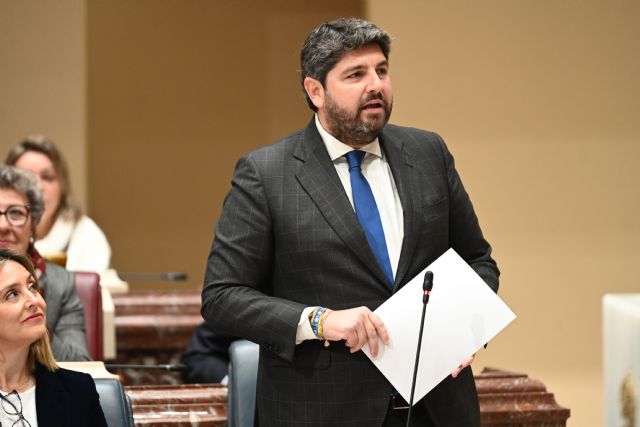 López Miras anuncia un primer paquete de medidas para amortiguar los efectos de la crisis energética en las empresas