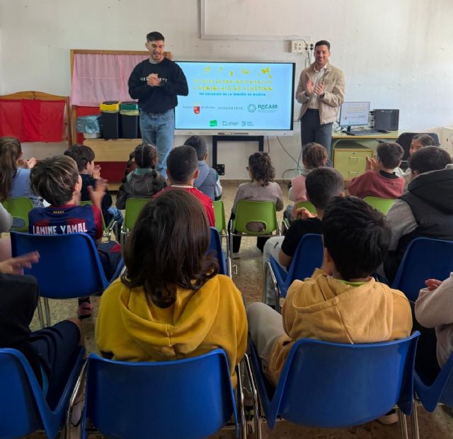 Empresa impulsa talleres de consumo responsable, economía circular y reciclaje para formar a más de 1.500 escolares de la Región