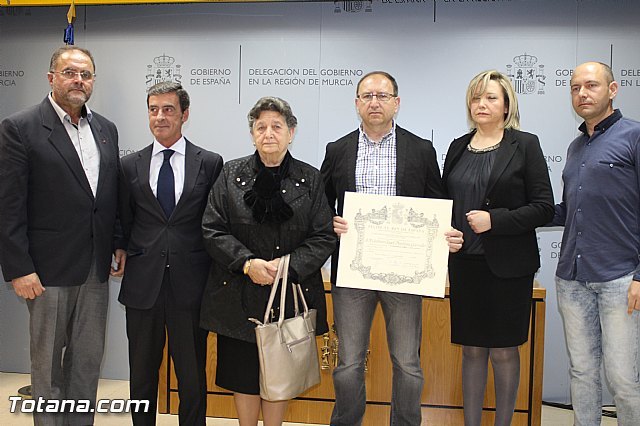Se otorga la Orden del Mérito Civil, a título póstumo, al Hijo Predilecto de la Ciudad de Totana, Antonio Ángel Martínez Garrido