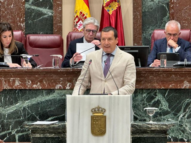 PP y Vox impiden que se apruebe la propuesta del PSOE para que el Gobierno regional establezca una línea de ayudas para los agricultores del Mar Menor