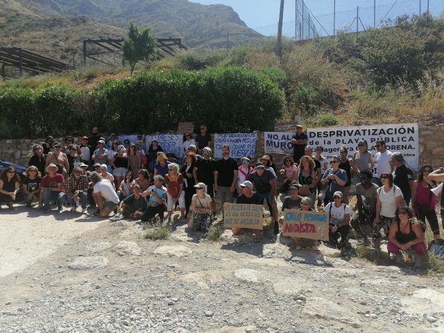 Izquierda Unida registra en el Congreso preguntas al Gobierno por la expropiación y bloqueo del acceso público a Cala Morena