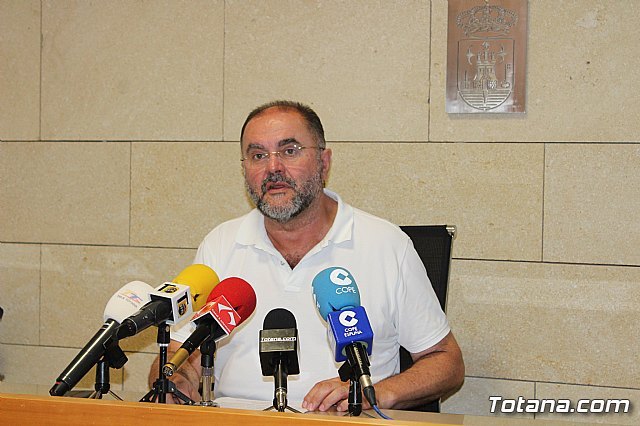 El primer teniente de alcalde propone aprobar una ordenanza municipal de Educación y Civismo