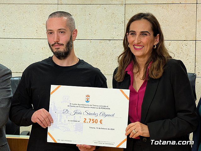 Jesús Sánchez Alguacil recibe el IX Premio de Investigación Histórica “Alporchón” por su estudio sobre la Totana romana
