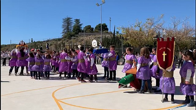 Emotiva jornada nazarena en el CEIP 'La Cruz'