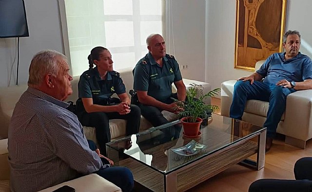 La teniente Juana María Fernández Martín toma el mando de la Guardia Civil de Totana en sustitución de Jesús González Cánovas