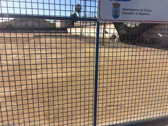 Autorizan al IES 'Prado Mayor' a usar el campo de entrenamiento adjunto al 'Juan Cayuela' para la práctica docente de Educación Física