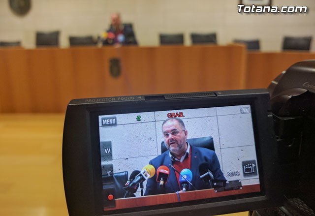 Rueda de prensa. Alcalde de Totana (Pleno extraordinario: propuesta Alcaldía subsanación deficiencias aprobación provisional PGMO)