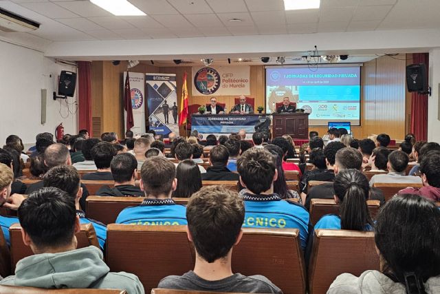 Alumnado de FP y docentes participan en las primeras jornadas de Seguridad Privada