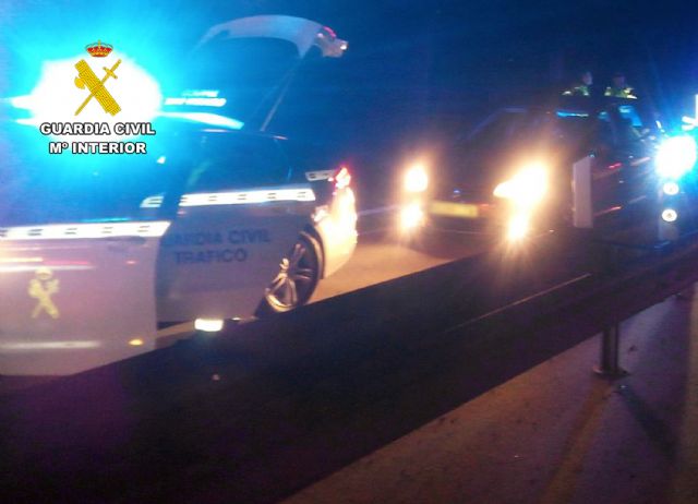 La Guardia Civil detiene al conductor de un turismo que circulaba en sentido contrario en autovía y cuadruplicaba la tasa de alcoholemia