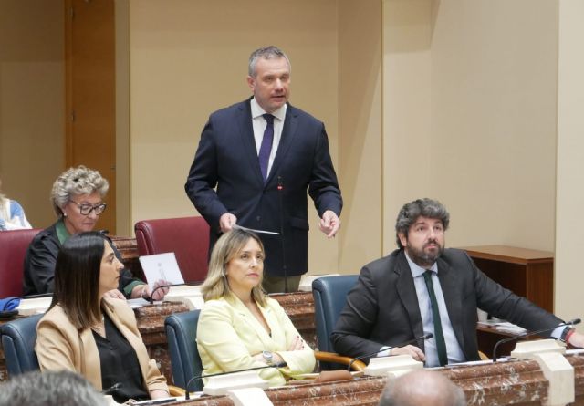 Segado: “Pese a la infrafinanciación y el abandono de Sánchez, López Miras crea empleo y refuerza la inversión en sanidad, educación e industria”