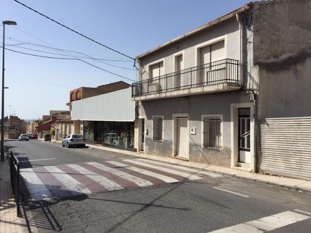 Más de 40 familias de la avenida Santa Eulalia ven solucionados los problemas de presión en la red de agua potable que venían sufriendo desde hace años