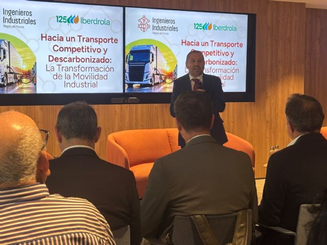 El Gobierno regional destaca la importancia de compatibilizar la descarbonización del transporte pesado con la competitividad empresarial