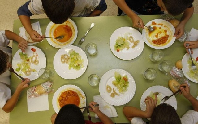 Abierto hasta el próximo 5 de mayo el plazo para solicitar becas de la Comunidad Autónoma dirigidas a costear el servicio de comedor escolar