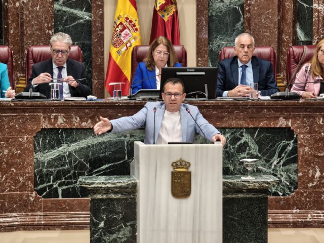 Fernando Moreno 'Nuestro patrimonio natural y los bomberos forestales están pagando las consecuencias de un Gobierno regional trasnochado centrado en el pan y circo'