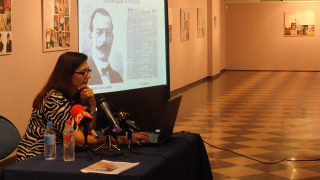 Se inaugura la exposición 'Centum' sobre los 100 años de la Universidad de Murcia