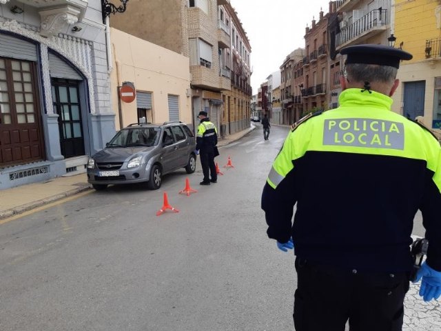 La Policía Local detiene a dos vecinos de Totana por conducir bajo los efectos del alcohol y carecer de permiso de conducción, respectivamente