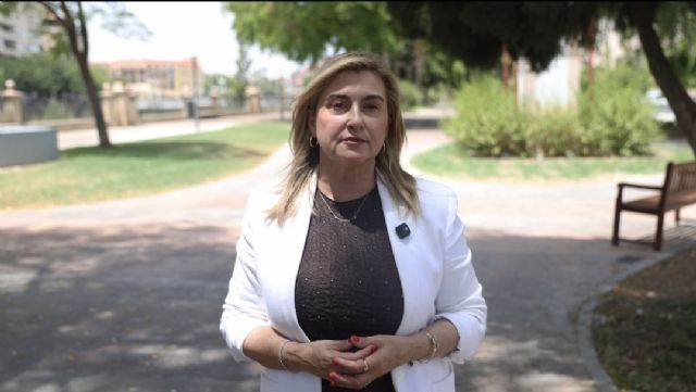 Carmina Fernández: 'Los bomberos aseguran que no pueden garantizar la seguridad de la ciudadanía y la respuesta de López Miras es acusarles de mentir e irse de vacaciones'