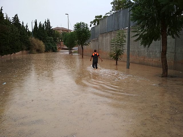 Protección Civil de Totana realiza numerosas actuaciones a causa de las fuertes tormentas