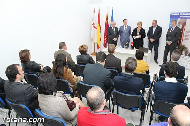 El PP asegura que la concejal de Industria no está a la altura de las circunstancias en el acto de inauguración de las obras del Vivero de Empresas