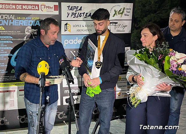 El Club de Tenis inaugura el I Torneo de Pádel Memorial Simón Heredia en un acto cargado de emoción y recuerdo