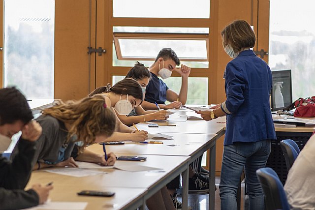 La Federación de Estudiantes denuncia suspensión de las matrículas de honor en la Región de Murcia