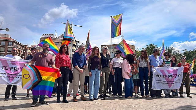 Murcia conmemora el Día contra la LGTBIfobia con amplio respaldo institucional y político